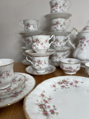 Royal albert victoriana rose - albert,