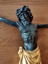 Korpus Jesus Christus Kreuz gold Metall Religion sakral Kirche Figur Eisen alt