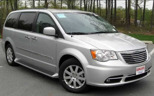 Chrysler town country voyager - country,