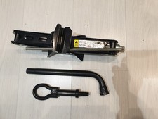 AY11-17080-AB Ford Kuga Car