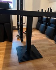 Tisch/ Gastronomie Tisch/ Holzoptik/ Gusseisen Gestell