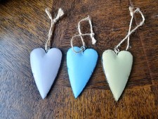 Fensterdeko Deko Frühling Herz pastell rosa hellblau grün Blech 6,5 cm