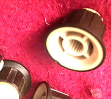 1 KNOPF FÜR-KORG POLY 61-POLYSIX-TRIDENT-MONOPOLY -SUCHE ANALOG SYNTHESIZER SWAP