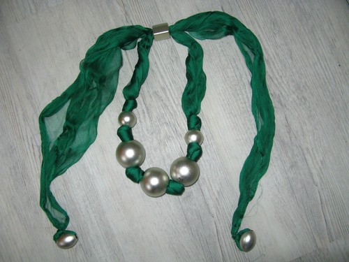 Kette mit tuch geknotet grün - kette,