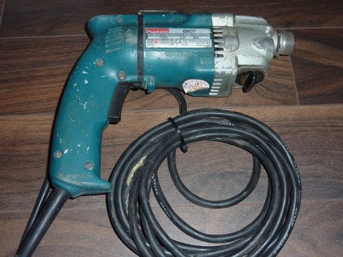 Makita 6807