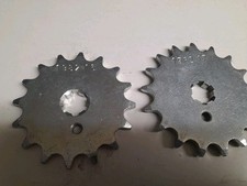 Yamaha RD80 LC  Ritzel 1x16 Zähne und 1x 17 Zähne unbenutzt. 