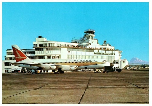 Alaska airlines golden nugget - golden,