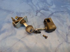 Suzuki GSX 600 F, AJ, Sitzbankschloss + Helmschloss+ 2 Schlüssel