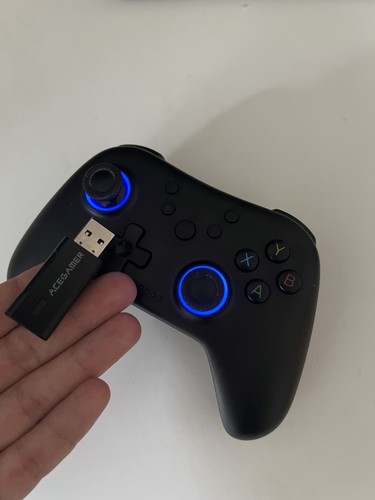 Wireless gaming controller - controller, –