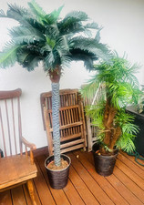 Große künstliche Palme