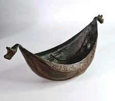 ANTIKE HANDGEFERTIGTE NAHÖSTLICHE KASHKUL KUPFER BETTLERSCHALE. 277