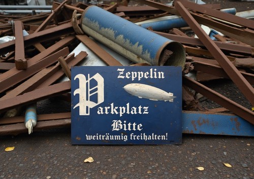 Luftschiff zeppelin parken - luftschiff,