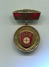 Medaille   GST  Bezirksmeister  1968 golden