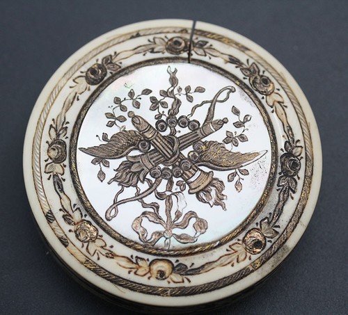 Deckeldose paris 1800 - um,