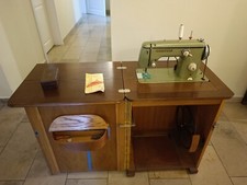 alte Nähmaschine mit Schrank von 1962 funktionsfähig viel Zubehör