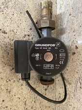 Grundfos UPS 25-40 180 Nassläufer  Heizungs - Umwälzpumpe