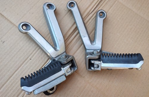 Fußrasten hinten halter - +,