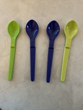 verschiedene Kleinteile von TUPPERWARE (Löffel, Eisportionierer usw.)