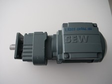 SEW Eurodrive RF07 DR63L4 Getriebemotor 0,25kW rpm1300 -Passfeder Nut-