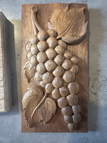 Handgeschnitztes holzrelief - handgeschnitztes,
