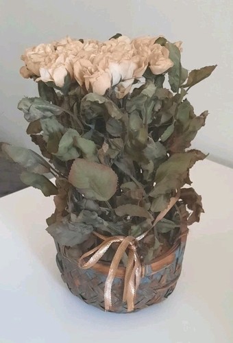 Korb mit rosen gelblich 3 - mit,