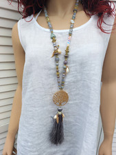 Lange Kette mit Anhänger