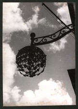 Fotografie Wien, Schmiedeeisernes Weinstuben-Schild 