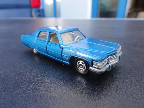 Tomica cadillac - f2,