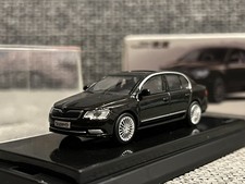 RAR Skoda Superb  1:64 Schwarz