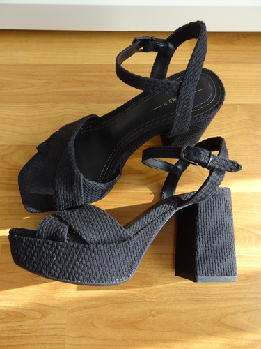Schwarze plateausandaletten - schwarze,