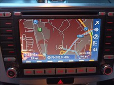 VW Golf V Passat 3C Navi RNS MFD DVD mit Code 1K0035198C inkl. Navi-DVD