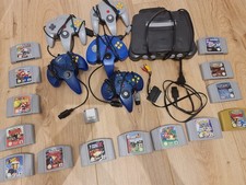 Nintendo 64 inkl. 14 Spiele und 4 Controller