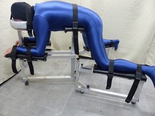 Bondageliege + Pranger +