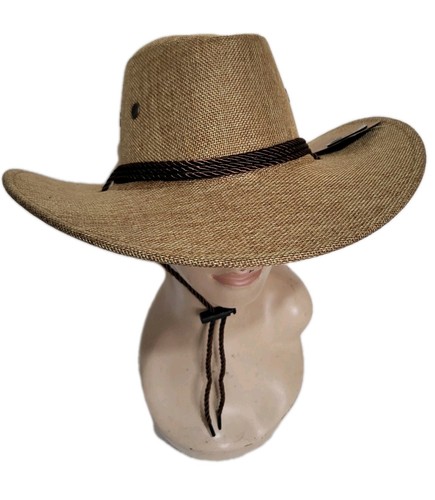 Cowboyhut braun aufgesetzt