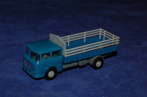 Lkw skoda mit lattenaufsatz - skoda,