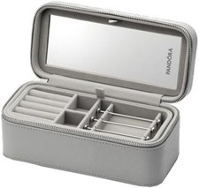 Pandora Kleine graue