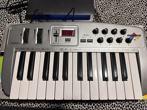 Audio oxygen midi - m-audio,