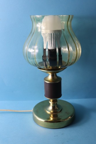 Alte nachttischlampe mit - alte,