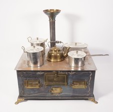 Großer antiker Puppenherd