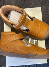 Anna und Paul Sandale