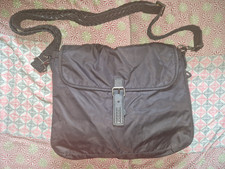 Mittelgroße Schultertasche v