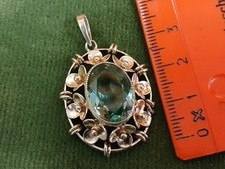 antiker Art Deco Anhänger mit Parsiolith und Blumenkranz 835 Silber - 30er -L625