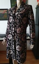 Comma schwarzer Mantel Samt Ornamente Gr. 38 Blumen Paisleys Brokat extravagant