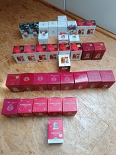 34 Weihnachtsglocken und eine Weihnachtskugeln aus Porzellan von Hutschenreuther