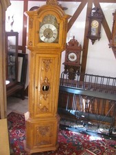 Standuhr mit Westminsterschlag Massiv geschnitzt guter Zustand