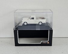 Premium X Mercedes-Benz 180D Pick-Up "Bakkie" 1:43 W120 in PC Vitrine Limitiert