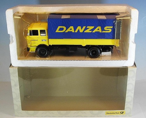 Minichamps 010533 - minichamps, nr.