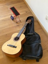 Pro Arte GC 75 II - 3/4 Jugendgitarre mit Tasche, Fussständer und Metronom