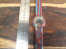 Damen-Armbanduhr, bunt, verspielt, rot-blau-marmoriert, Indizes Symbole + Strass