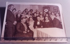 Altes Foto Familie Feier Mode Wohnung Standuhr um 1920 (647)